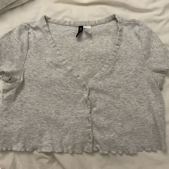 H&M Button-front Crop Top - Light Gray - Picture 1 of 4